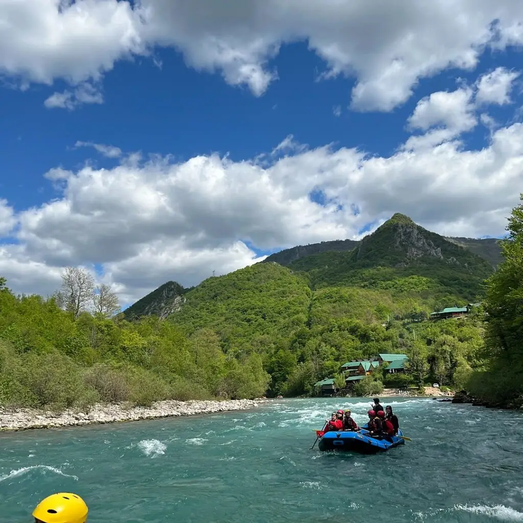 Trodnevni rafting na Tari – Adrenalin Camp Tara vikend paket sa 25 km raftinga kroz kanjon reke Tare